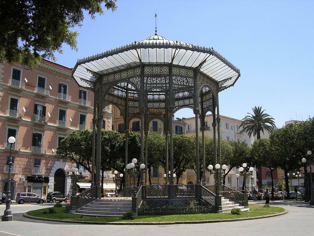 Отель Palazzo San Francesco Кастелламмаре-ди-Стабия Экстерьер фото